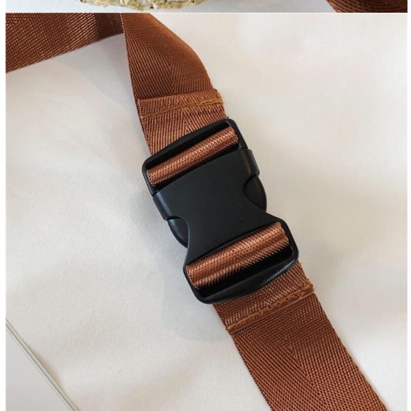 Woven Boho Sea Grass Fanny Pack - Picture 7 of 12